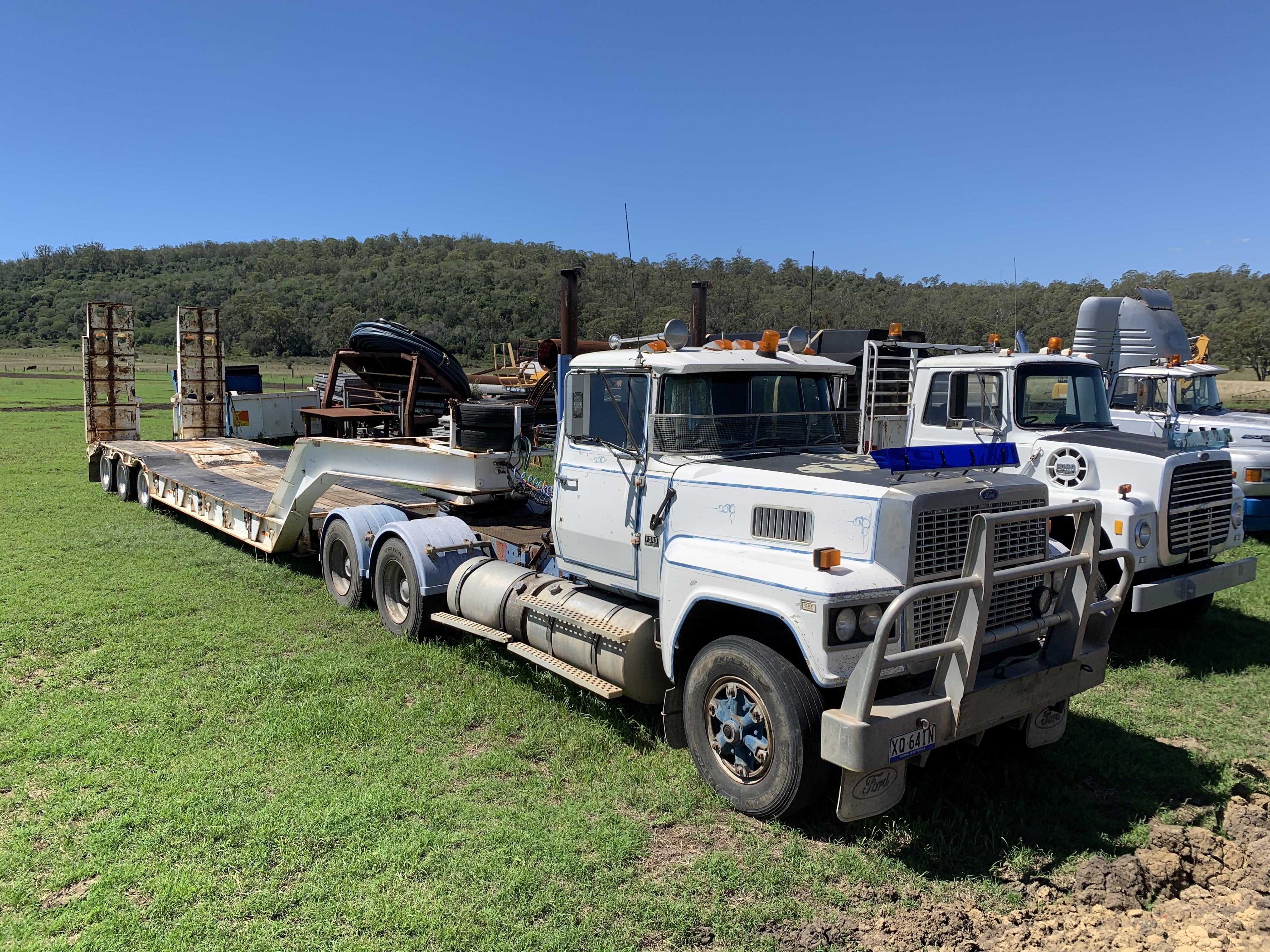 未使用品 Ford Australian Open 1995 ロンT サイズM 1984 FORD LTL9000 PRIME MOVER & BRENTWOOD TRI-AXLE LOW